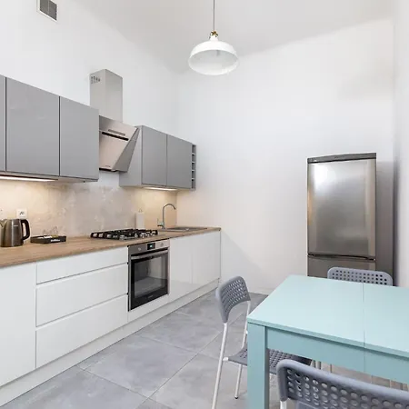 Stylish Swietojanska By Renters Apartment *