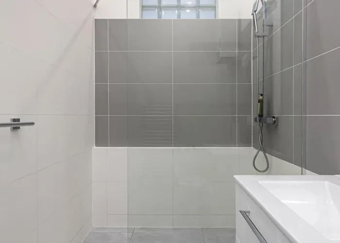 Apartment Stylish Swietojanska By Renters Warschau