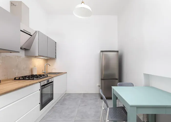 Stylish Swietojanska By Renters